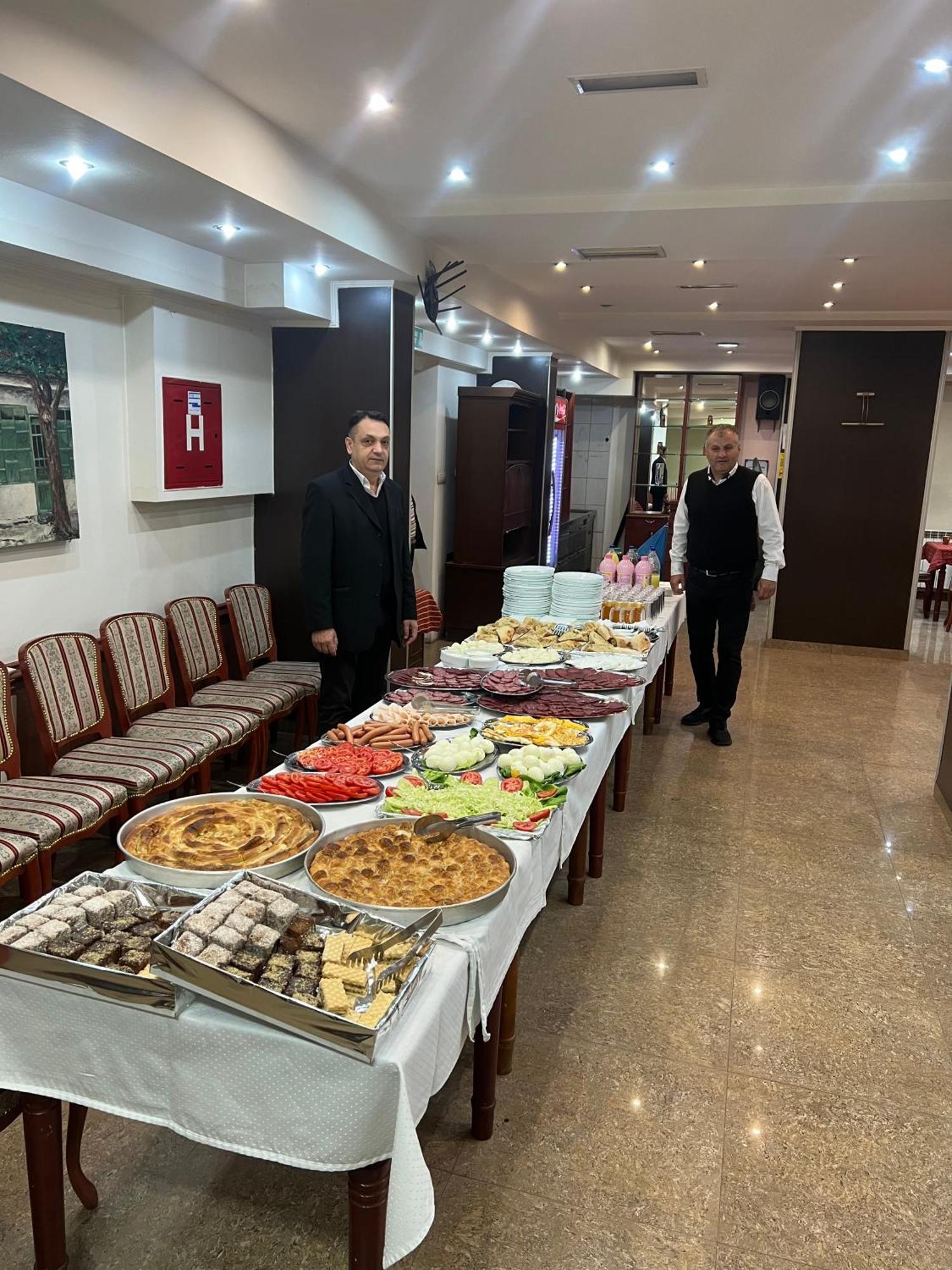 Hotel Atlas Novi Pazar Bagian luar foto