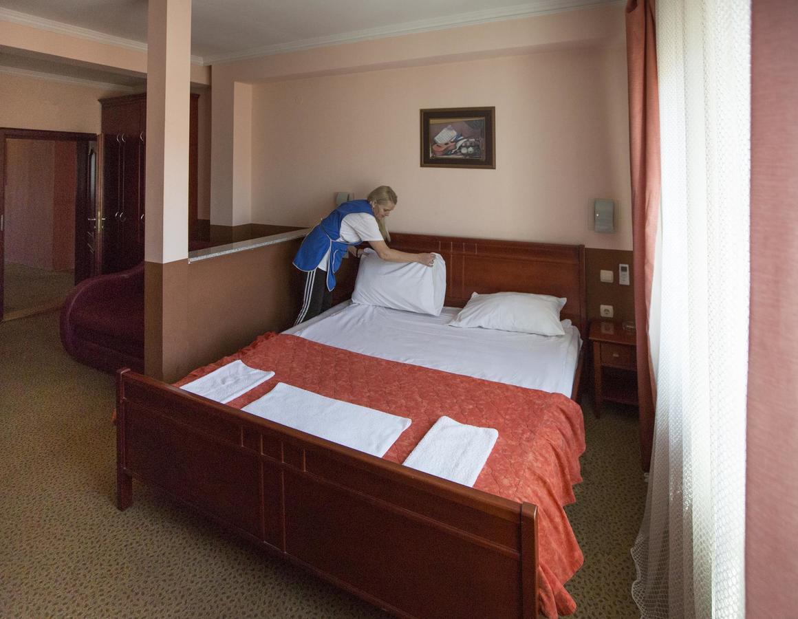 Hotel Atlas Novi Pazar Bagian luar foto