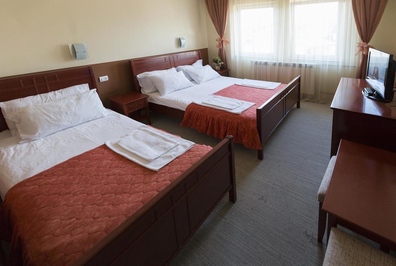 Hotel Atlas Novi Pazar Bagian luar foto