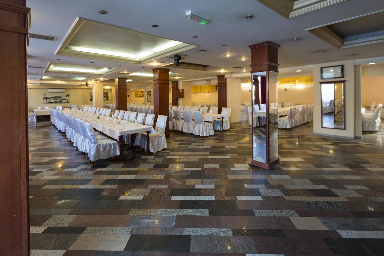 Hotel Atlas Novi Pazar Bagian luar foto