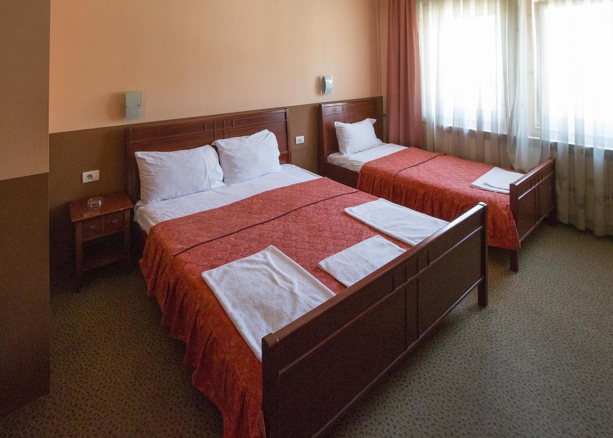 Hotel Atlas Novi Pazar Bagian luar foto