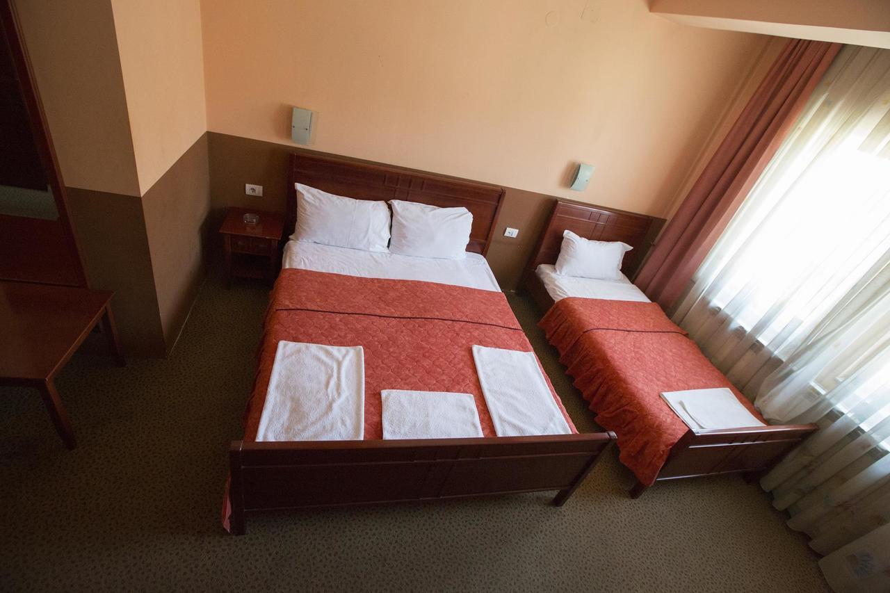 Hotel Atlas Novi Pazar Bagian luar foto