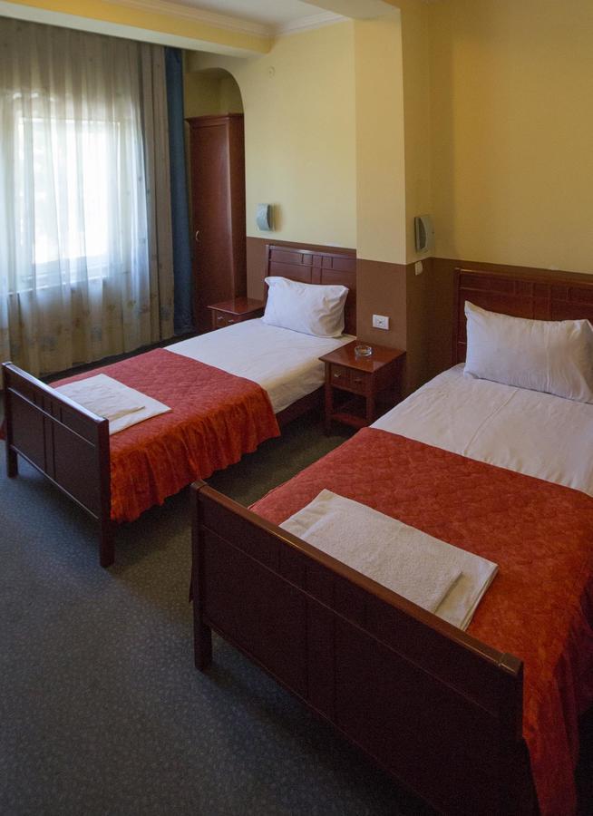 Hotel Atlas Novi Pazar Bagian luar foto