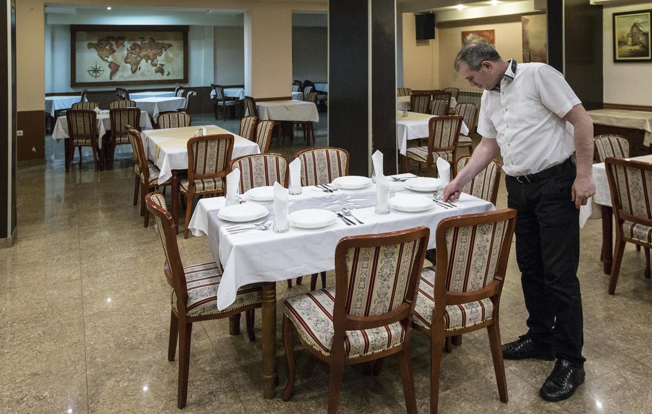 Hotel Atlas Novi Pazar Bagian luar foto
