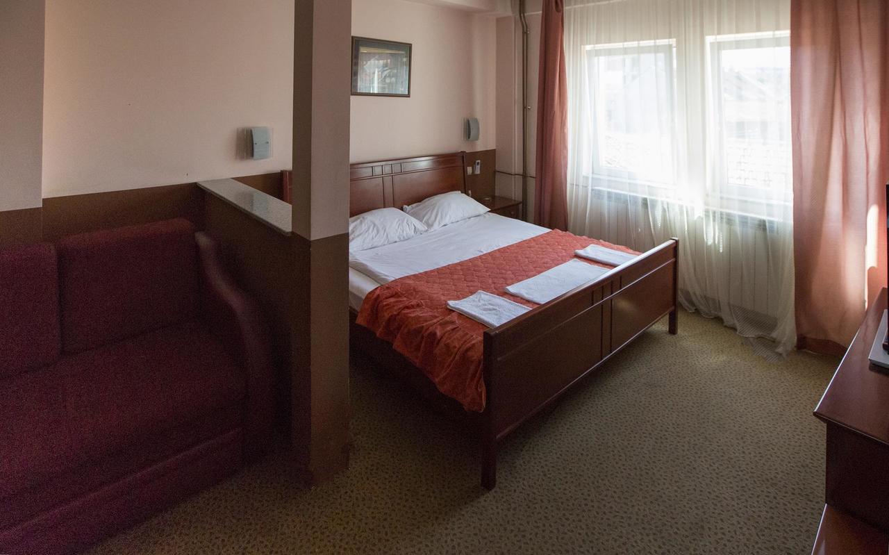 Hotel Atlas Novi Pazar Bagian luar foto